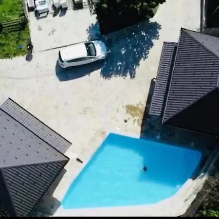 Feriehus Inas & Lemia Poolside Haven *