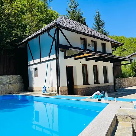 Holiday home Inas & Lemia Poolside Haven Kostel